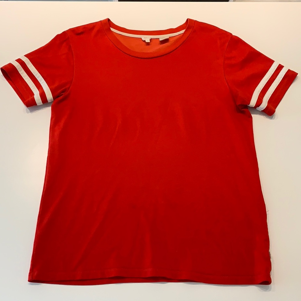 Red Levi’s Tee